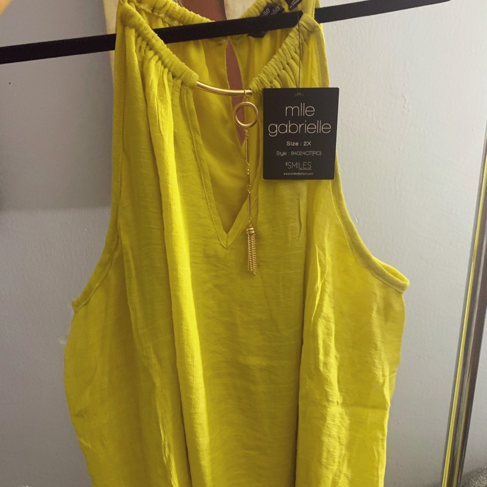 Mlle Gabrielle (2x) Noen Yellow Halter D
